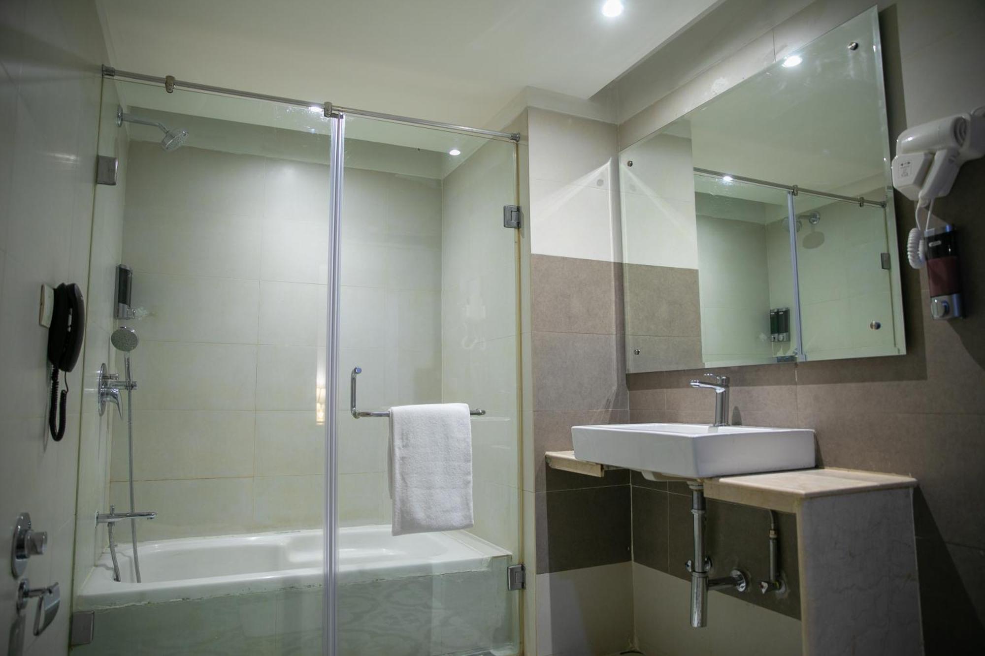 Grand Continent Secunderabad A Sarovar Portico Affiliate Hotel エクステリア 写真